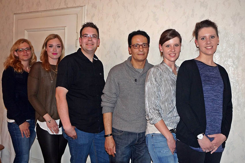 Geschäftsführerin Claudia Beckers,1. Kassiererin Larissa Hillen, Vize Präsident Markus Jung, Präsident Ingo Balmes, 2. Kassiererin Lisa Noll, Schriftführerin Nina Noll (von links). Foto: Verein Wechsel im Vorstand des NC Grün-Gold 1986 Neuwied e.V.