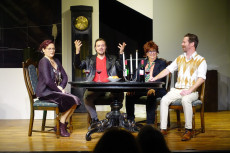 Gefhrliches Spiel mit dem Feuer: "Biedermann und die Brandstifter" in Montabaur