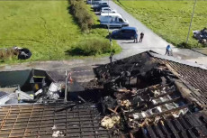 Brand zerst�rt Gastst�tte Seehaus Maroth - Betreiberfamilie bittet um Unterst�tzung