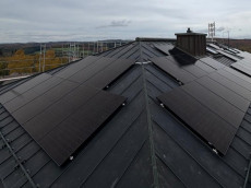 Photovoltaikanlage auf dem Verwaltungsgeb�ude in Hachenburg: Ein Schritt in die Energiezukunft