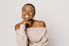 Laureen Mobo verzaubert mit Jazz und Soul im Keramikmuseum