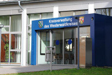 Eingeschr�nkte �ffnungszeiten im Westerwaldkreis an Schwerdonnerstag