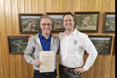 Ehrung f�r Ralf Michels: Verkehrs- und Versch�nerungsverein Dattenberg w�rdigt langj�hriges Engagement