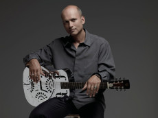 Oliver Steller erweckt Kurt Tucholsky musikalisch zum Leben