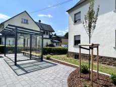 Neue Buswartehalle in Ro�bach: Ein jahrzehntelanges Problem gel�st