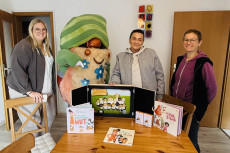 Unterst�tzung f�r das Frauenhaus Westerwald: W�ller Wunschwichtel spendet Fachliteratur