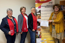 Waffelverkauf in Waldbreitbach unterst�tzt "Frauen in Not"