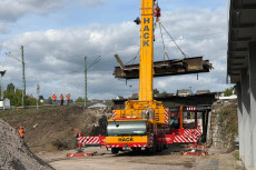 Neuwieds Gro�projekt im Takt: Pr�ziser Kraneinsatz an der La-Porte-Kreuzung