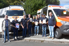 Fahrzeugsegnung und Ehrungen: Gro�e Feierstunde f�r DRK Rennerod