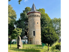 Pulverturm Linz: Mittelalterlicher Wchter am Rhein