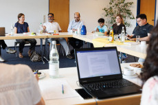 Hoffnung trotz Vandalismus: Der Westerwald vereint sich mit der Ahmadiyya Gemeinde