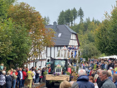Erntedankfest in Friesenhagen: Ein Wochenende voller Tradition und Unterhaltung