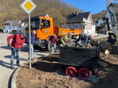 Ro�bacher Rentner gestalten Parkanlage neu