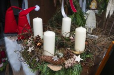 Weihnachtlicher Humorabend in Weis: Lachen kurz vor Heiligabend