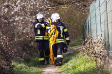 Gefahr von Vegetationsbr�nden w�chst: Fl�chenbrand forderte die Feuerwehr Hamm