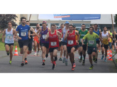 Lufer erobern Waldbreitbach: ber 400 Teilnehmer beim Brenkopp- und Brchenlauf