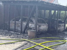 Carport-Brand in Herschbach (Oberwesterwald): Zwei Fahrzeuge besch�digt