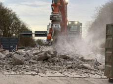 A48 bei H�hr-Grenzhausen gesperrt: Br�cke abgerissen und Feuerwehren trainieren Gefahrgutunfall