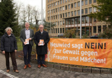 Banner statt Schweigen: Neuwied stellt sich gegen Gewalt an Frauen