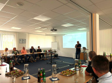 Zukunft der Ausbildung: Netzwerk in Kirchen plant zentrale Plattform