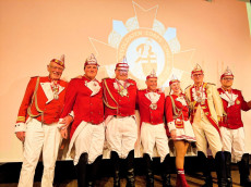 Traditionelles Uhlesessen der Stadtsoldaten Linz am Rhein: Ein Abend voller H�hepunkte