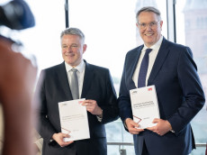 SPD stellt neue Ministerliste f�r Rheinland-Pfalz vor