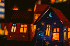 Kulturhighlights im Dezember: Von Weihnachts-Comedy bis Metal-Konzert