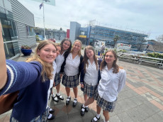 Experiment l�dt Interessierte aus Wissen am 7. November zur kostenlosen "High School Info Messe" nach K�ln ein
