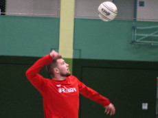 Ausgeglichener Saisonauftakt in der Mnnerklasse beim Faustball in Kirchen