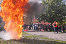 Ein Fahrzeug, viele M�glichkeiten: Feuerwehr Marienhausen feiert neue Einsatzst�rke