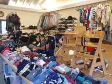 Etikettenvorverkauf fr Herbst Kinderkleider- und Spielzeugmarkt in Erpel gestartet 