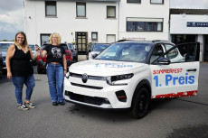 Autohaus Ramseger �bergab den 1. Preis an die Freunde der Kinderkrebshilfe/Unnauer Paten