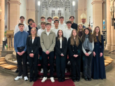 Von der Vorbereitung zur Firmung: Bischof Ackermann firmt 19 Jugendliche in Neuwied