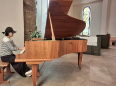 Fl�gelkonzert feiert neues Instrument in der Altenkirchener Christuskirche