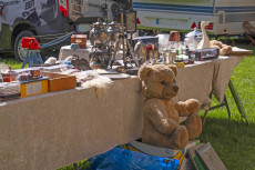 Zweiter Engerser H�feflohmarkt l�dt zum St�bern ein
