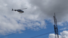 Helikopter im Einsatz: Amprion kontrolliert Freileitungen aus der Luft