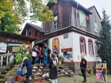 Tauschen in der Fu�g�ngerzone: Kleidertauschparty kommt nach Altenkirchen