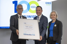 100 Jahre GSG Neuwied: IHK Koblenz gratuliert mit Urkunde