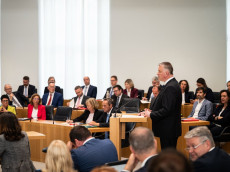 Landtag diskutiert �ber Schnieders erste Regierungserkl�rung