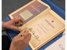 Erste Eintragung in das Goldene Buch von Gebhardshain 