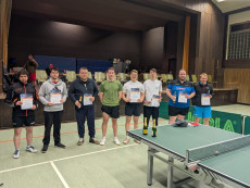 Dennis Dik triumphiert beim Silvesterturnier des VfL Kirchen in Kirchen (Sieg)