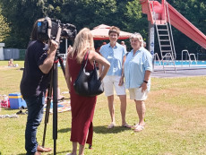 Fernsehsendung "Ehrensache" w�rdigt Engagement im Familienfreibad Oberbieber