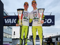 Enrico Frderer triumphiert in Hockenheim: Meistertitel in der ADAC GT4 Germany