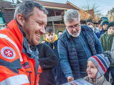 Es geht wieder los: Start f�r den Johanniter-Weihnachtstrucker