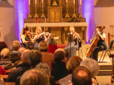 "Kwartett Lat�ng" begeisterte in Windhagen: K�lsche T�ne im klassischen Gewand