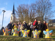 Keramikfiguren feierlich enth�llt: Erfolgreicher Abschluss des "Demokratie leben!"-Projekts in H�hr-Grenzhausen