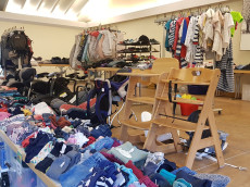 Etikettenvorverkauf f�r Kinderkleider- und Spielzeugmarkt in Erpel gestartet