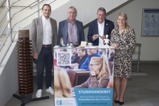 Keramik kann viel mehr als Krge und Fliesen