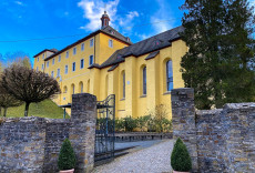 Kloster Marienthal jetzt bei Airbnb: bernachten im "Privatzimmer in Schloss"