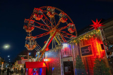 Knuspermarkt Neuwied mit neuer Attraktion Riesenrad feierlich erffnet